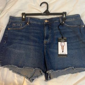 Mid rise jean shorts stretch